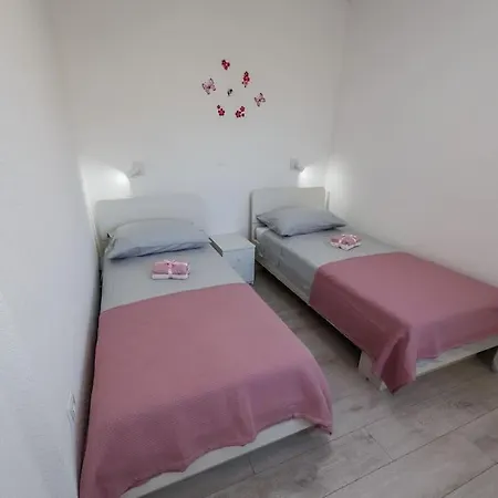 Апартаменты Andela A2 Каштела